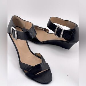 Nine West Sandal - Black. Size 9